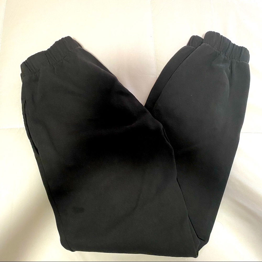 BRANDY MELVILLE BLACK ROSA SWEATPANTS